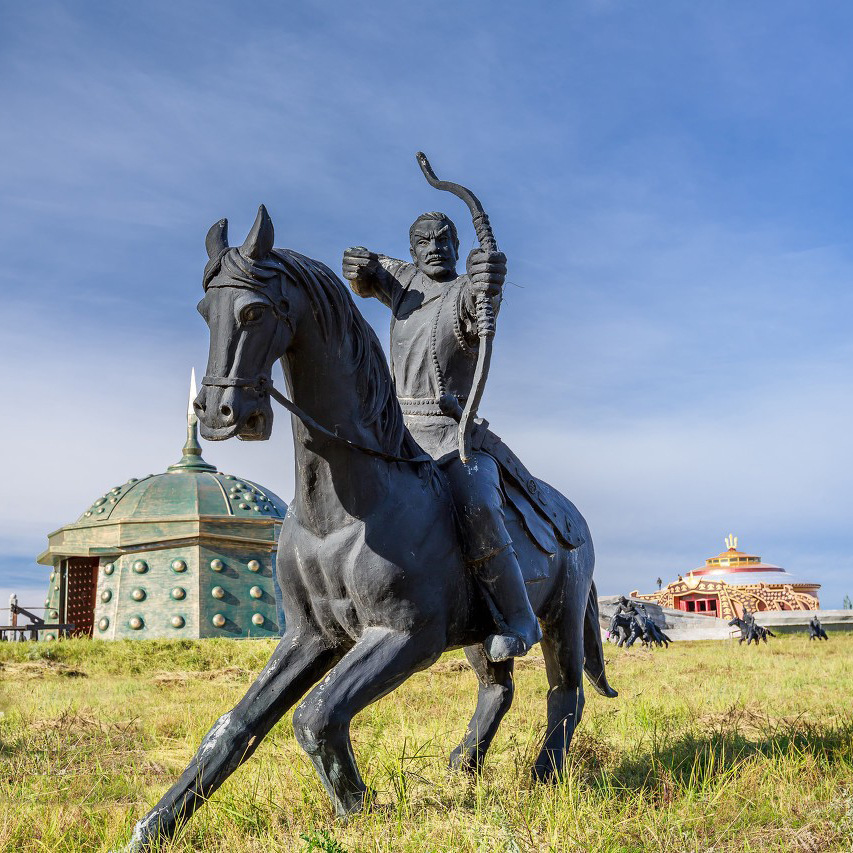 铸铜人物雕塑蒙古族黄铜铸造人物雕塑大草原民族英雄雕像厂家制作