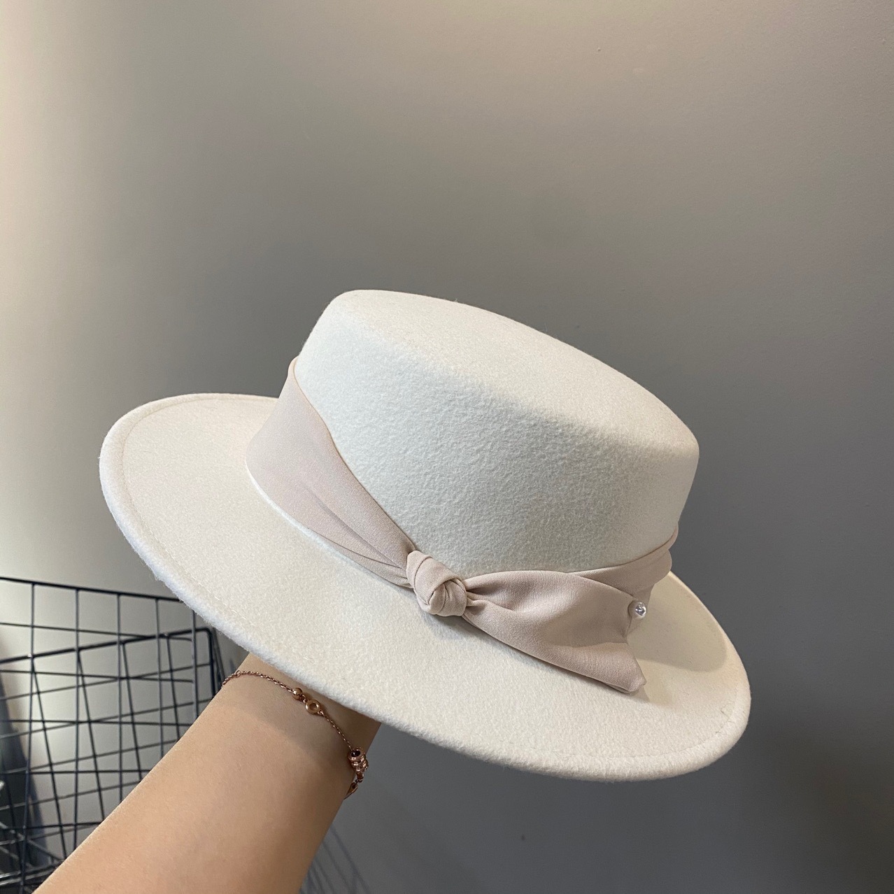 法式新款简约平顶礼帽女秋冬高档英伦复古羊毛帽平沿网红毛呢帽子