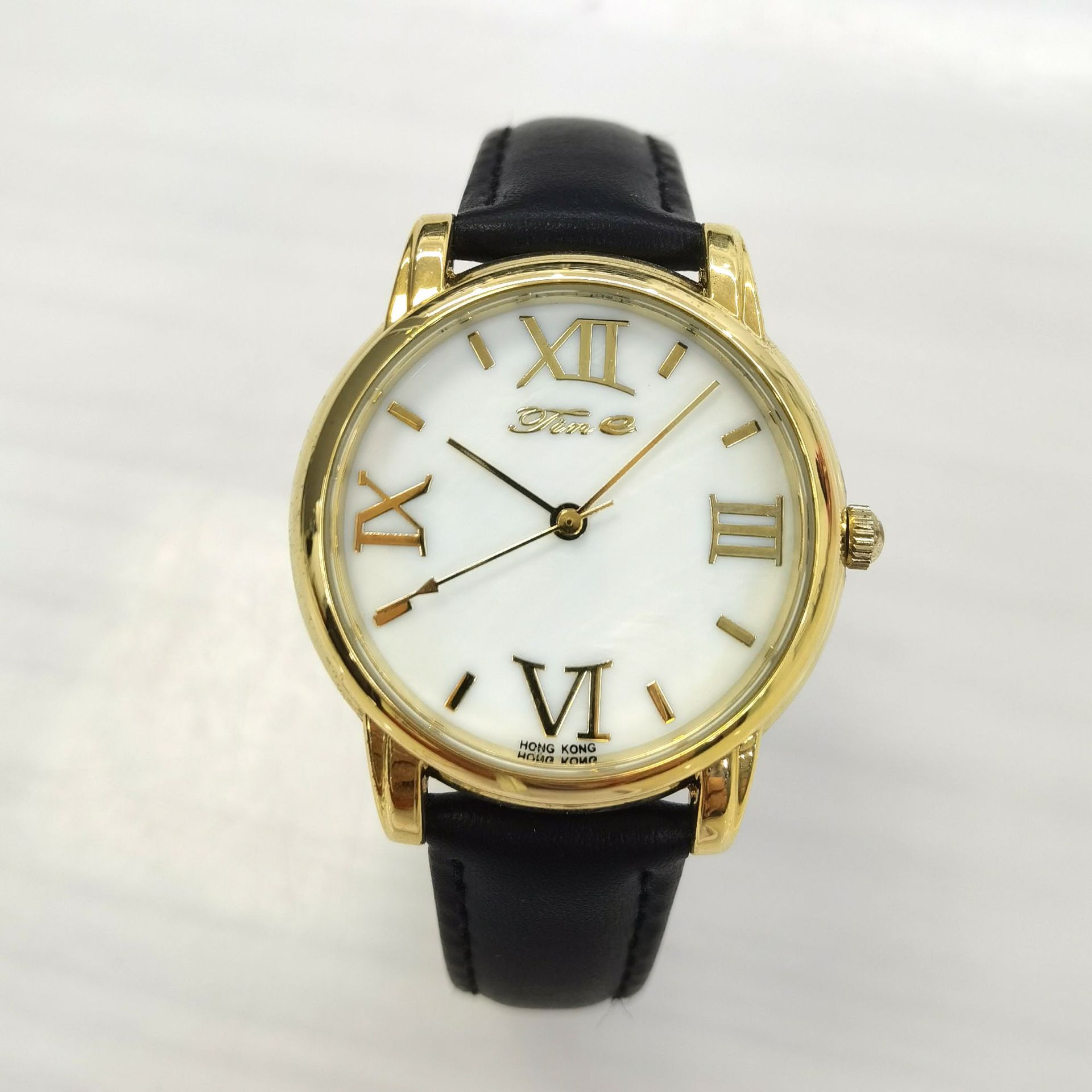 跨境时尚女士手表简约圆盘学生真皮带手表游泳防水石英表装饰腕表