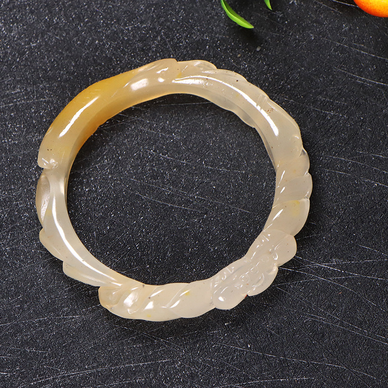 俏色黄龙玉精雕玉石女款手镯冰透感锦鲤百搭玉镯子精美首饰玉镯