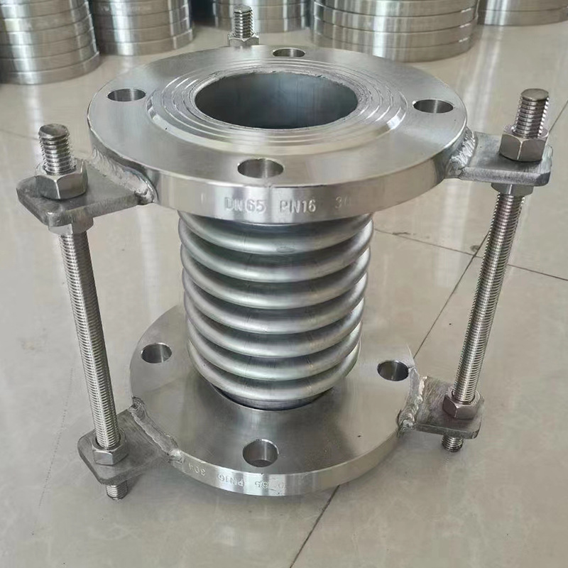 柔性套管式伸缩器