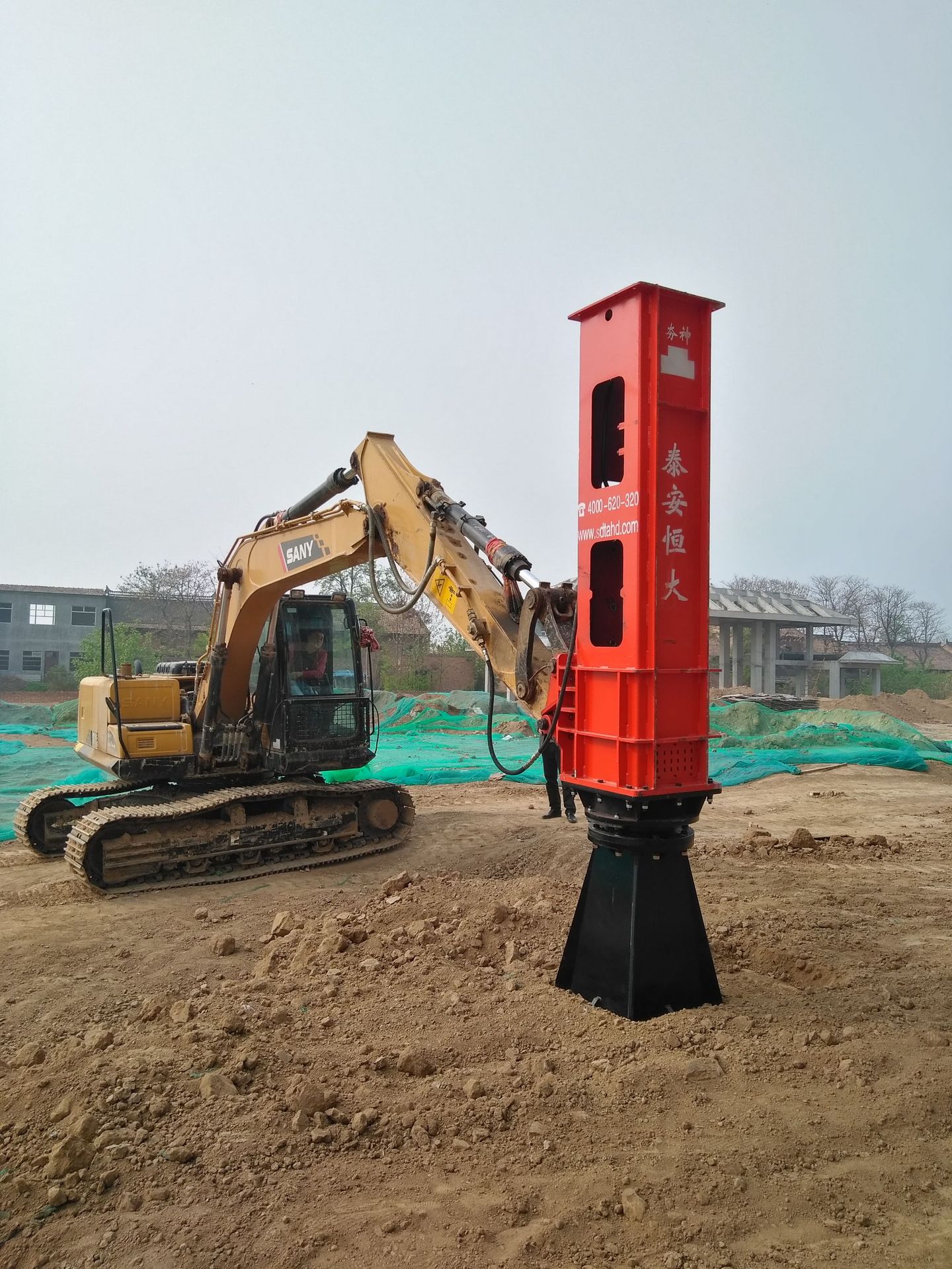 小型液压冲击夯实机农村自建房液压夯实机小型装载机挖掘机打夯机