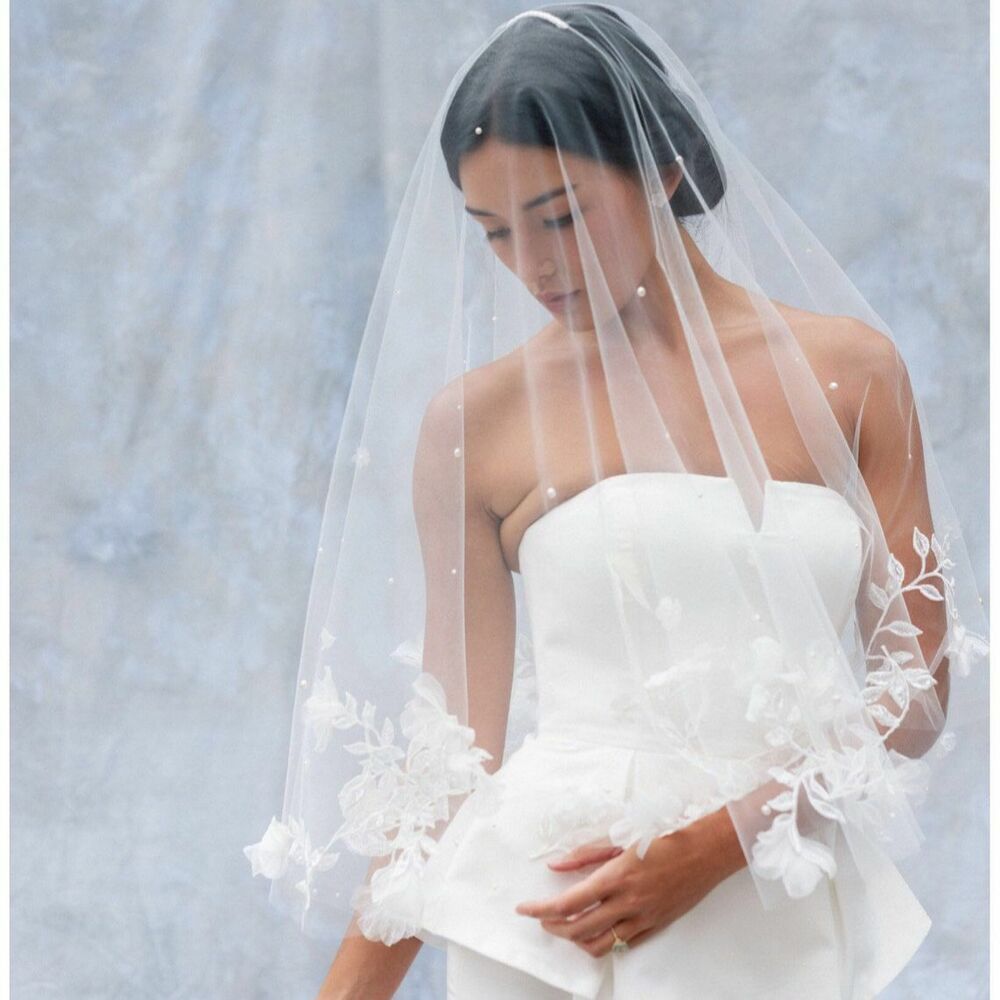 新款蕾丝贴花网纱短款白色带珍珠头纱靓丽新娘旅拍剪边遮面纱配饰