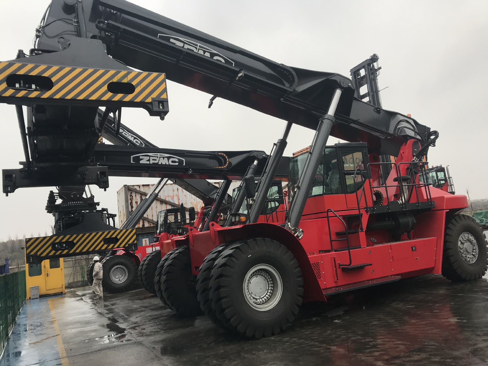 出售全新45吨正面吊 港口 堆高场地使用装货 卸货 45吨正面吊车