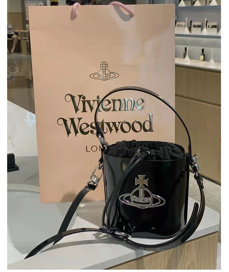 vivienood western empress dowager bucket bag 2023 new korean edition lacquer leather mini premium crossbody bag
vivienood western empress dowager bucket bag 2023 new korean edition lacquer leather mini premium crossbody bag