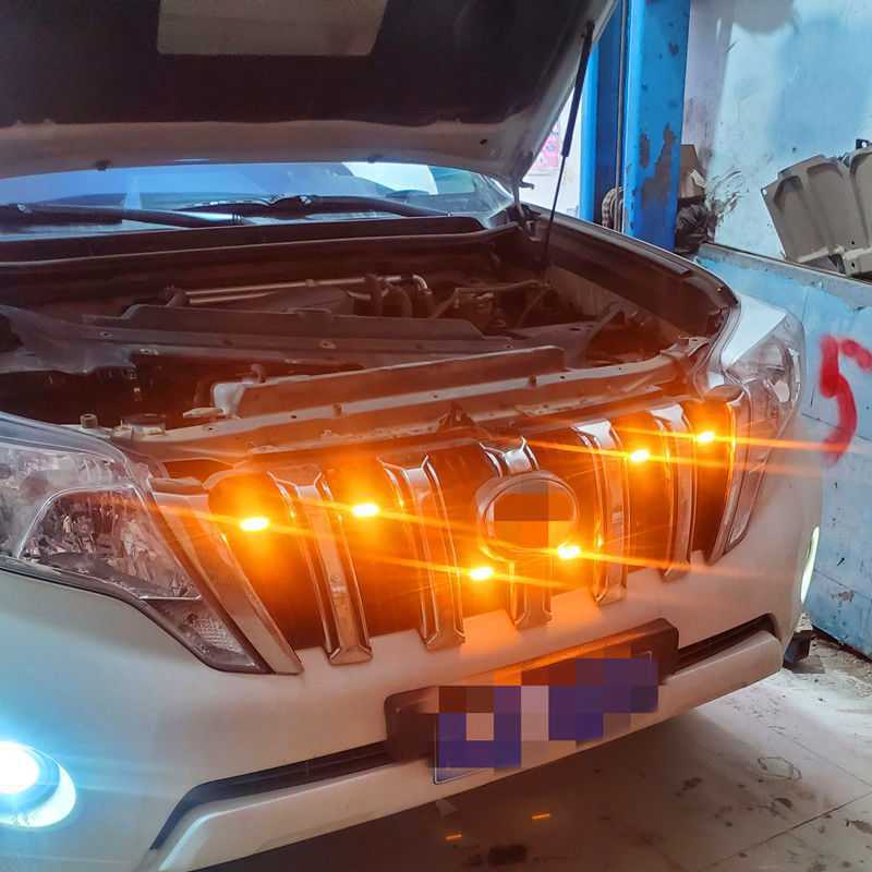 汽车中网灯越野车皮卡轿车中网改装通用日行灯中网爆闪led小黄灯