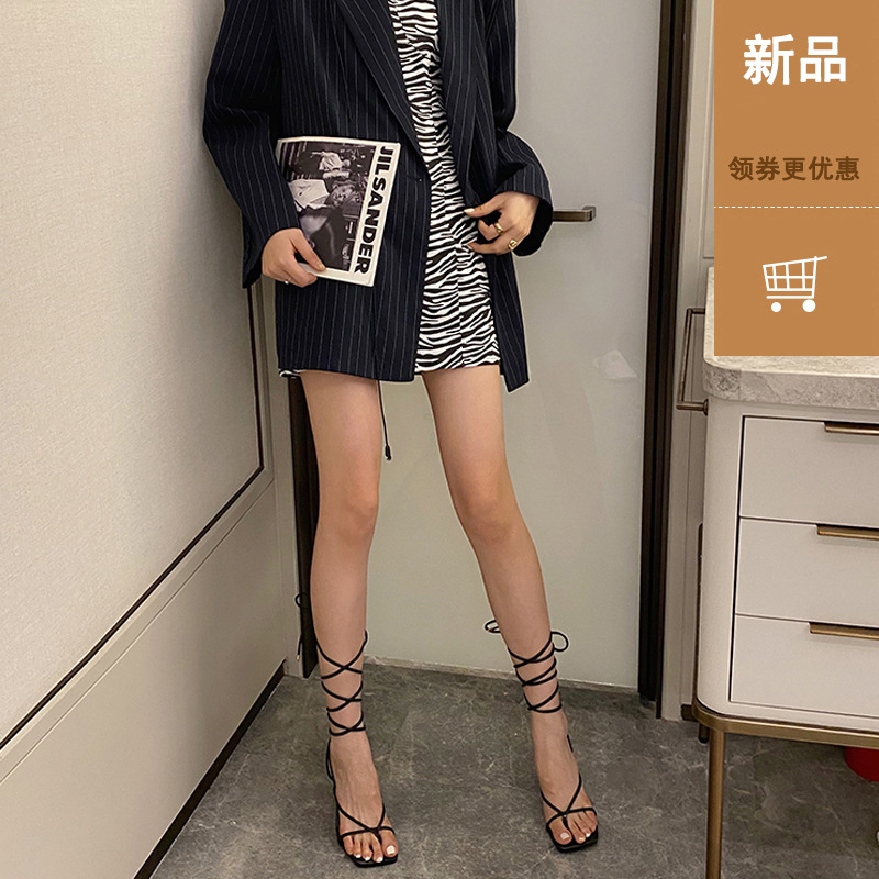 今年流行的凉鞋女ins潮网红法式夏日小高跟百搭夹趾绑带细高跟鞋