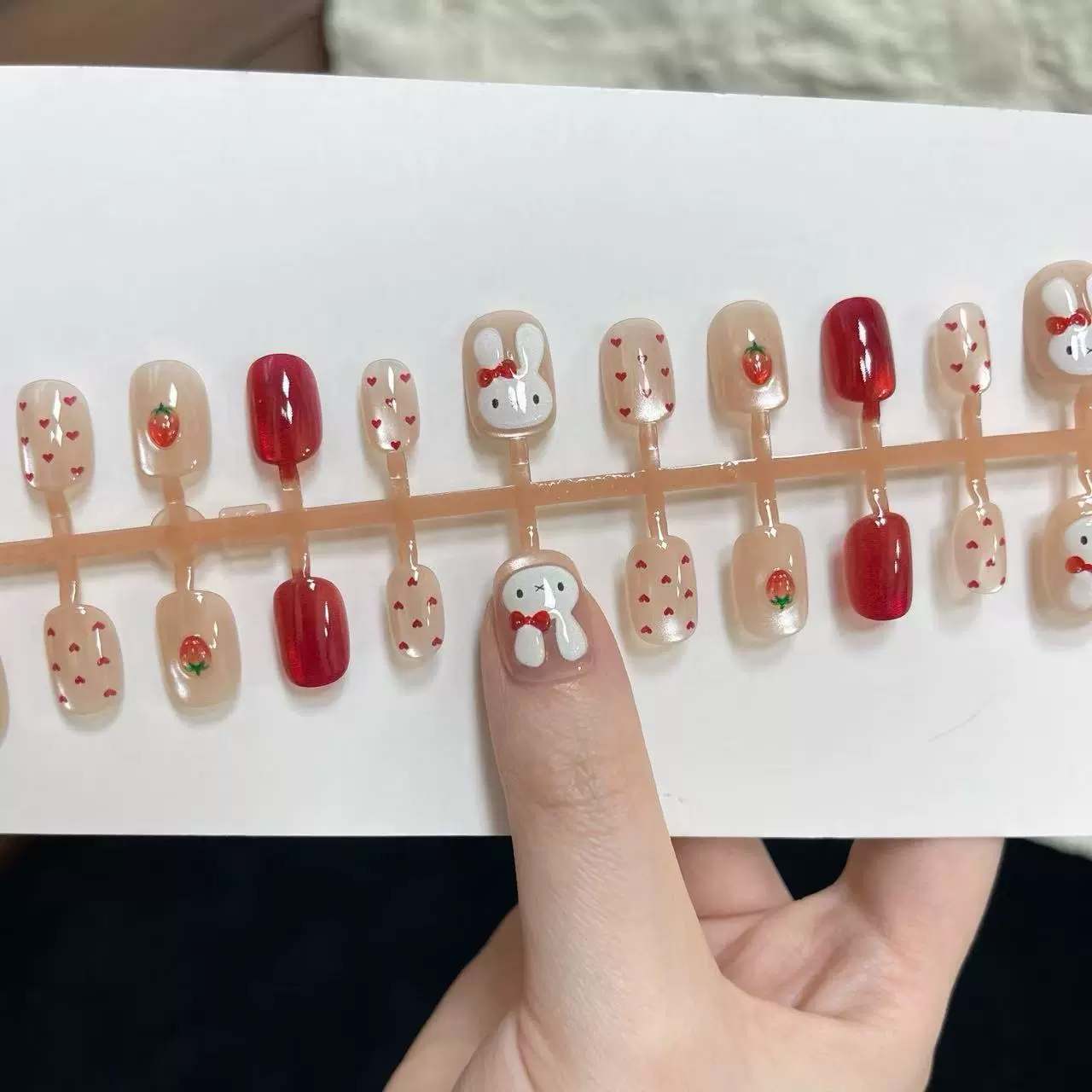 浮雕可爱萌兔30片预制穿戴甲猫眼可爱烟花醒狮穿戴式美甲批发甲片