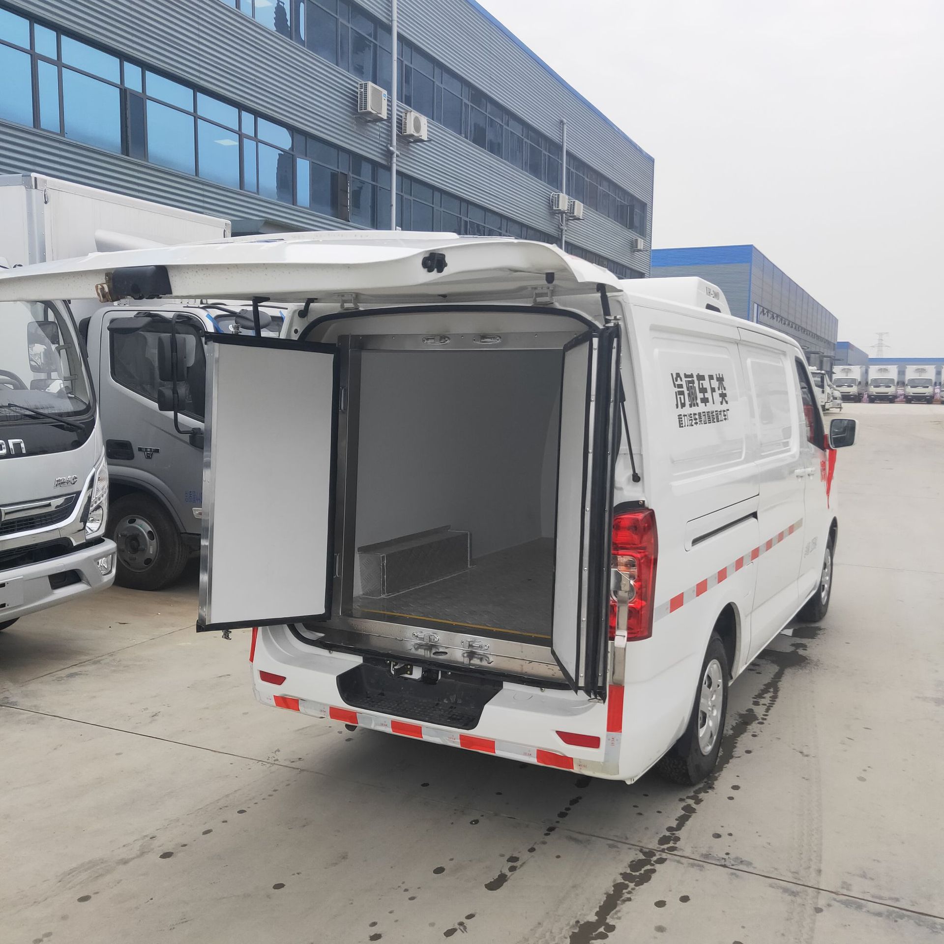 长安睿行m80面包冷藏车(国六)sc5023xlcaa6