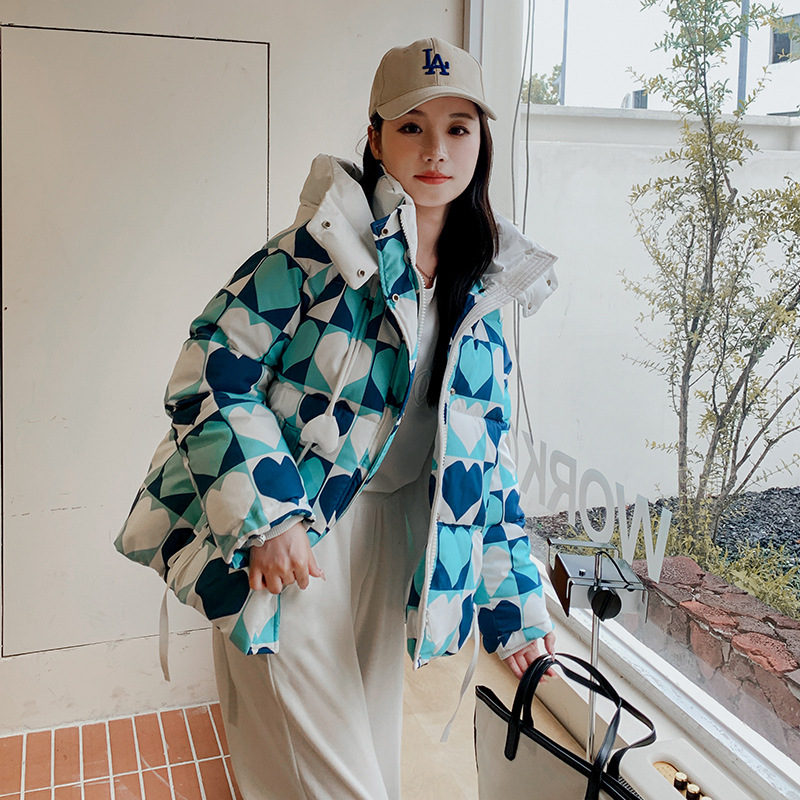 2022 New down Jacket Women's Short Hood Heart Printing Korean Fashion White Duck down Thick Winter Coat