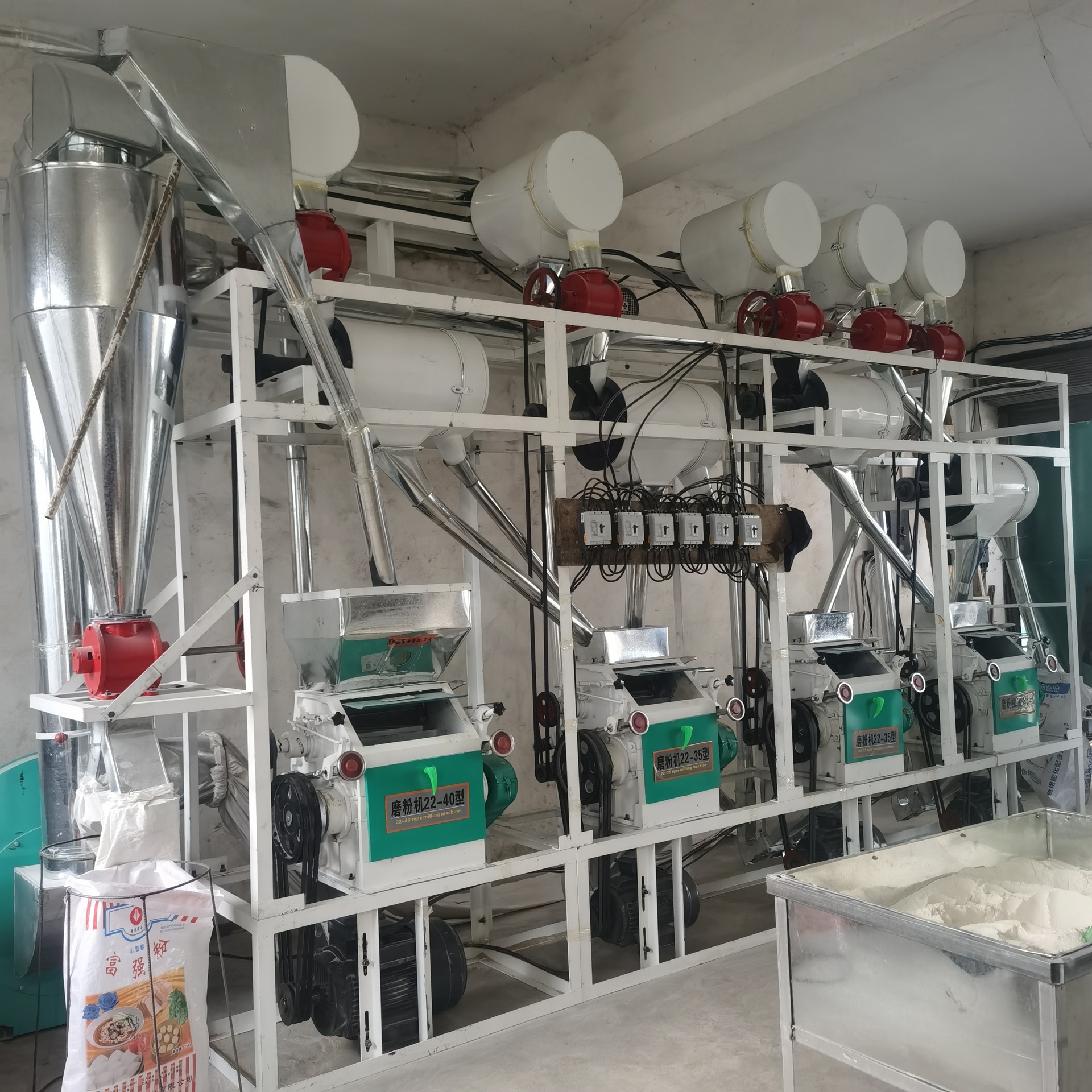 小型面粉机组定制用于磨坊一遍成面功能多面质好三机组面粉机