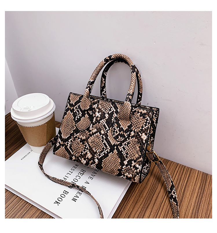 新款蛇皮纹手提包包 个性潮流斜跨单肩包 女士小挎包现货
