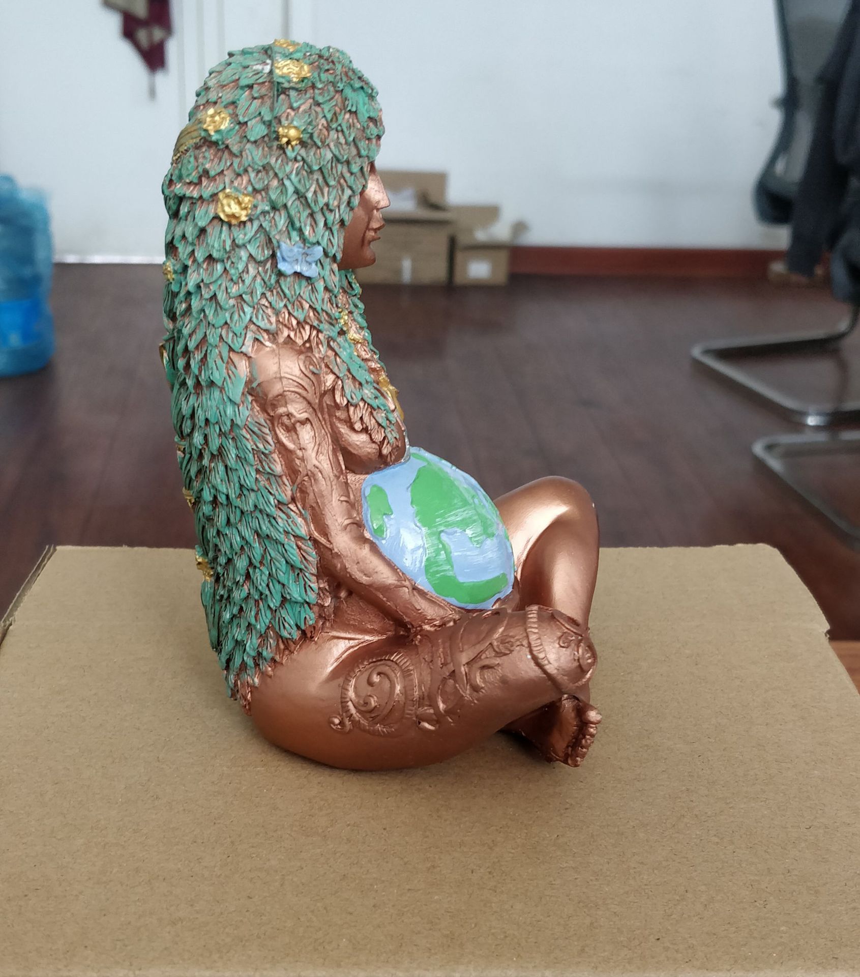 跨境热销大地母亲地球母亲盖亚女神雕像树脂摆件花园装饰桌面手办