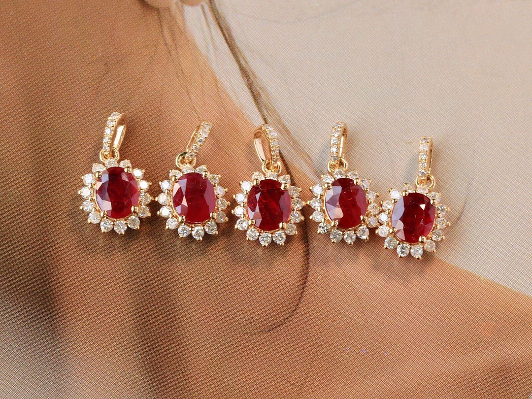 真金真钻18k玫瑰金红宝石吊坠 欧美戴妃款天然鸽血红宝石项链女