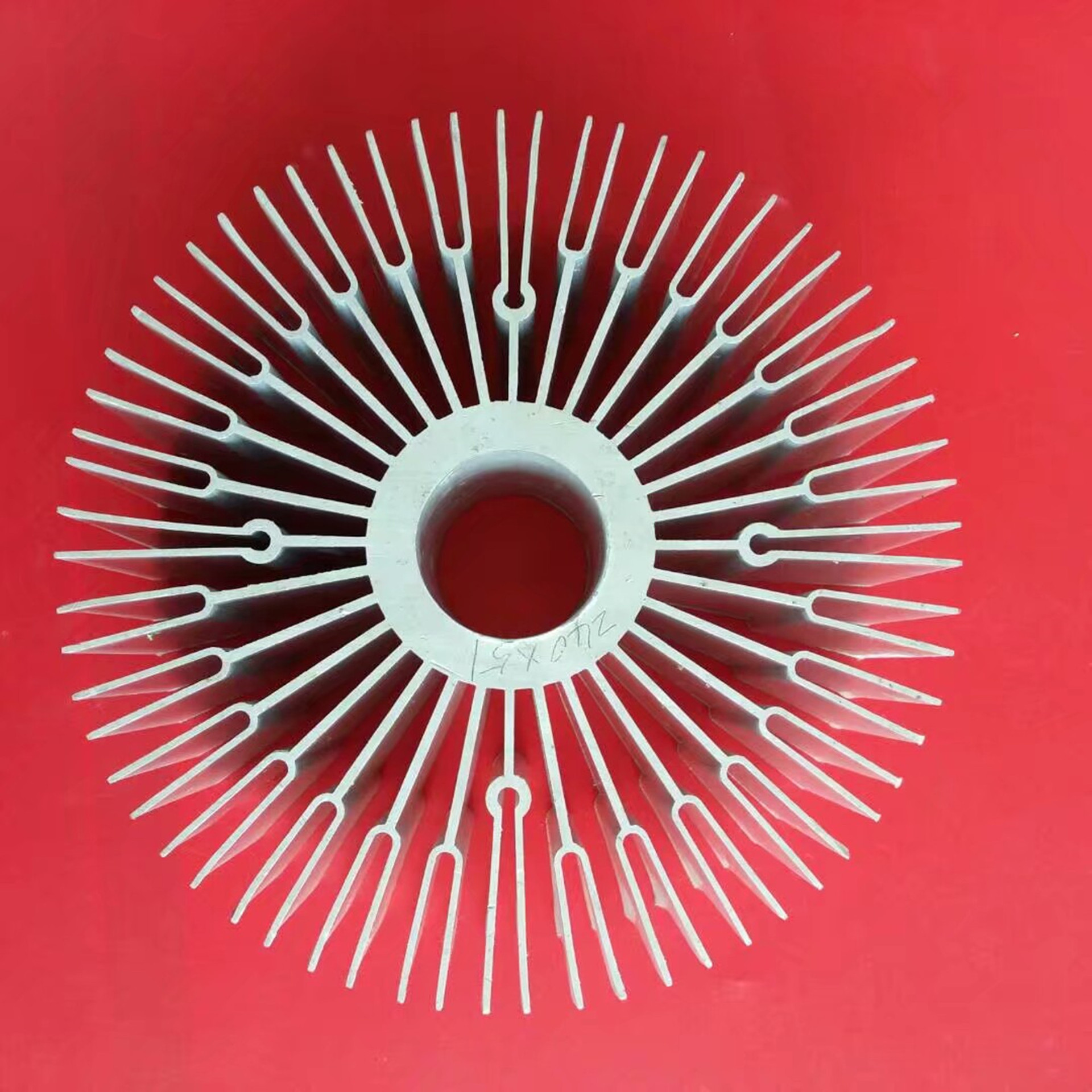 精品热销太阳花散热器 led散热器 电子散热器铝制品加工表面处理-阿里