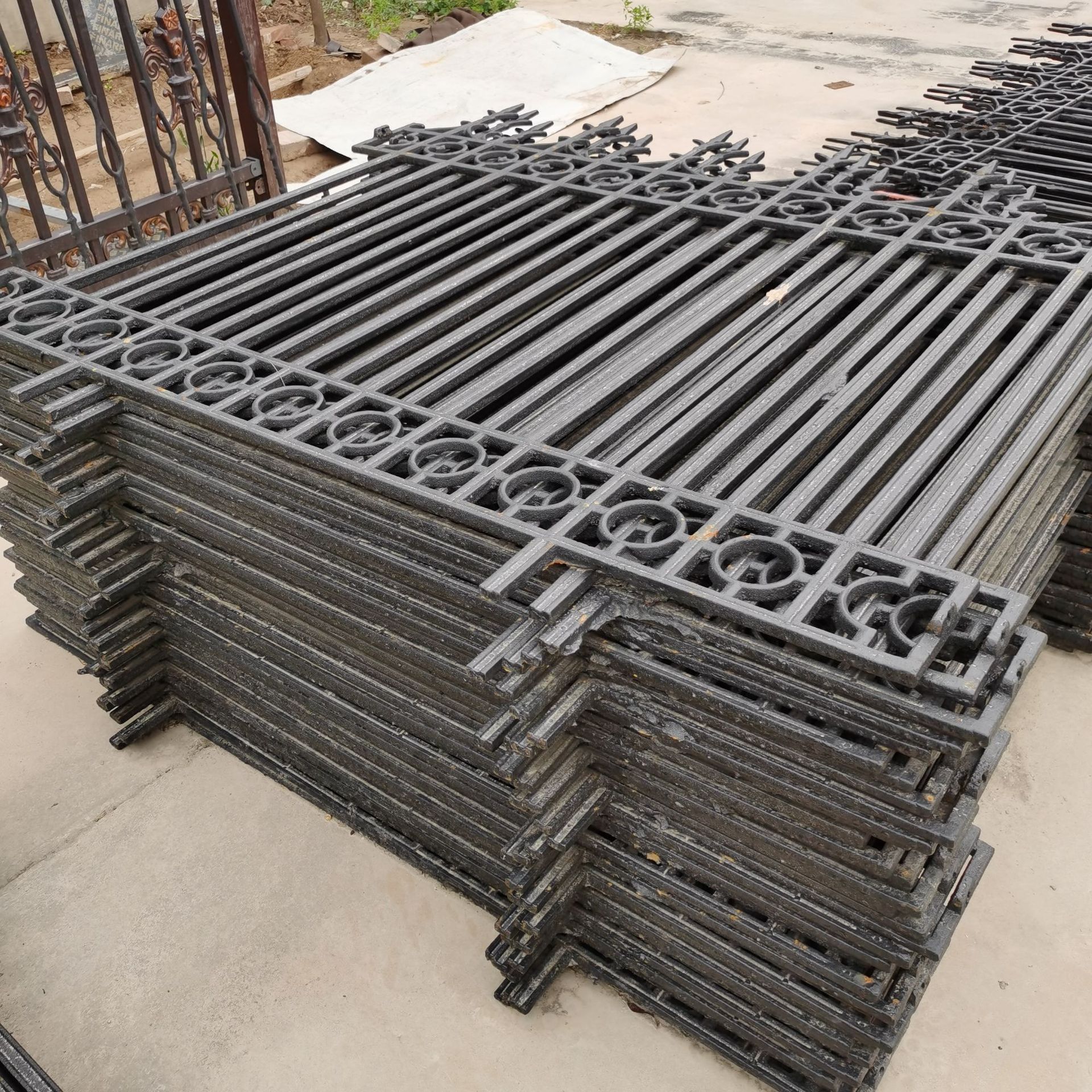 铸铁护栏小区别墅安全隔离院墙围栏 玛钢铸铁栅栏欧式铁艺护栏