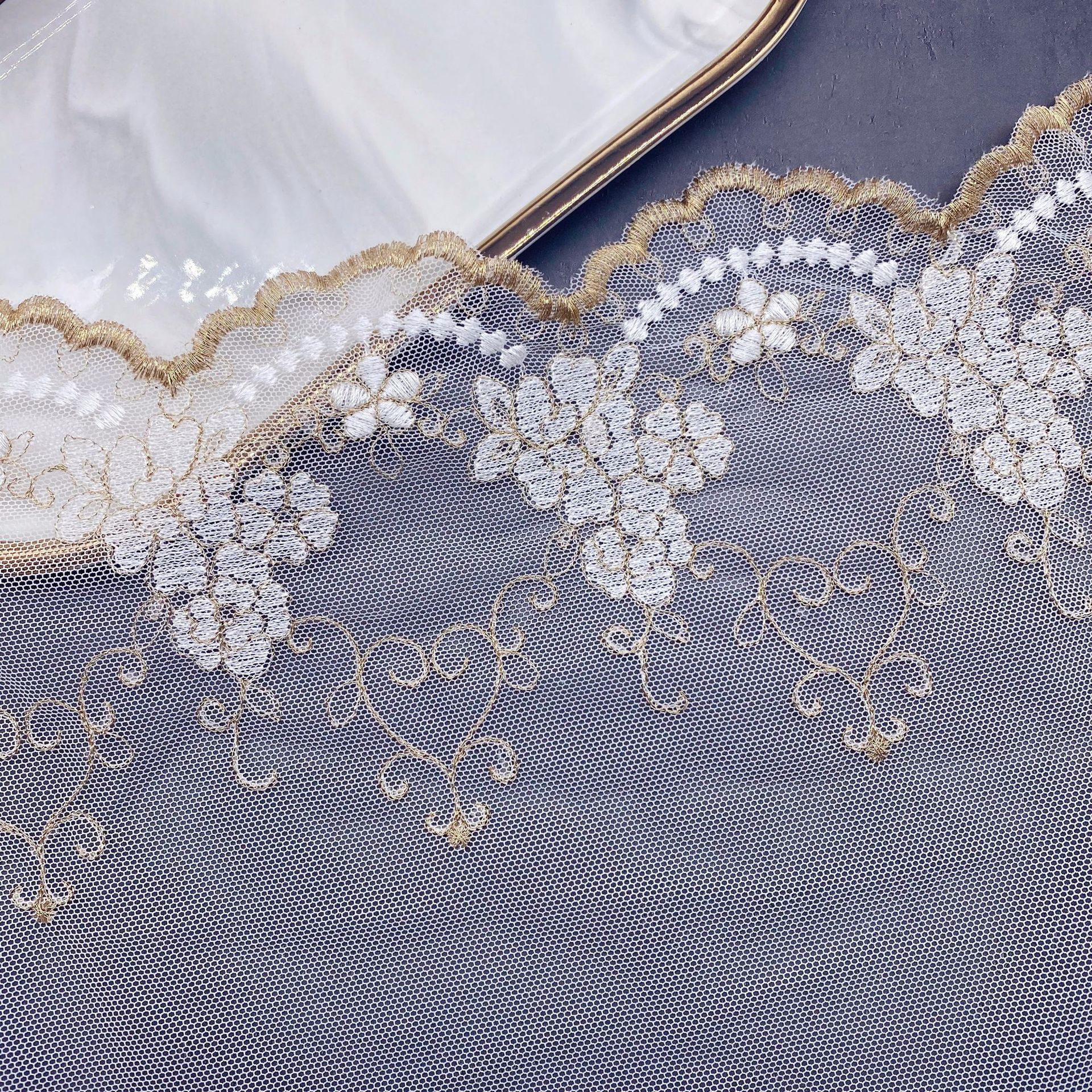 水溶花边 婚纱童装裙摆配饰洛丽塔花边 白金网纱刺绣爱心蕾丝花边