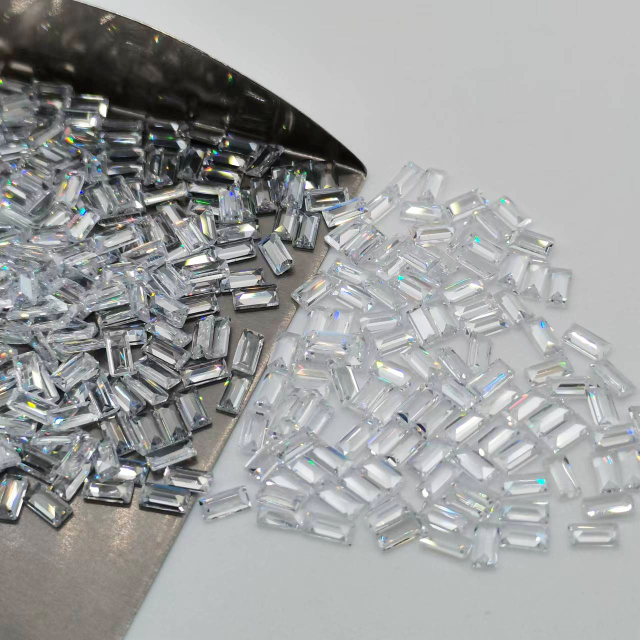 批发长方形白色锆石 长方形直角车平合成锆石裸石 耐高温镶嵌方钻