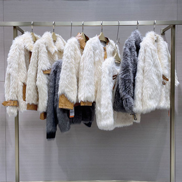 品牌折扣女装批发货源 撤柜剪标尾货清仓 托斯卡纳皮草羊羔毛外套