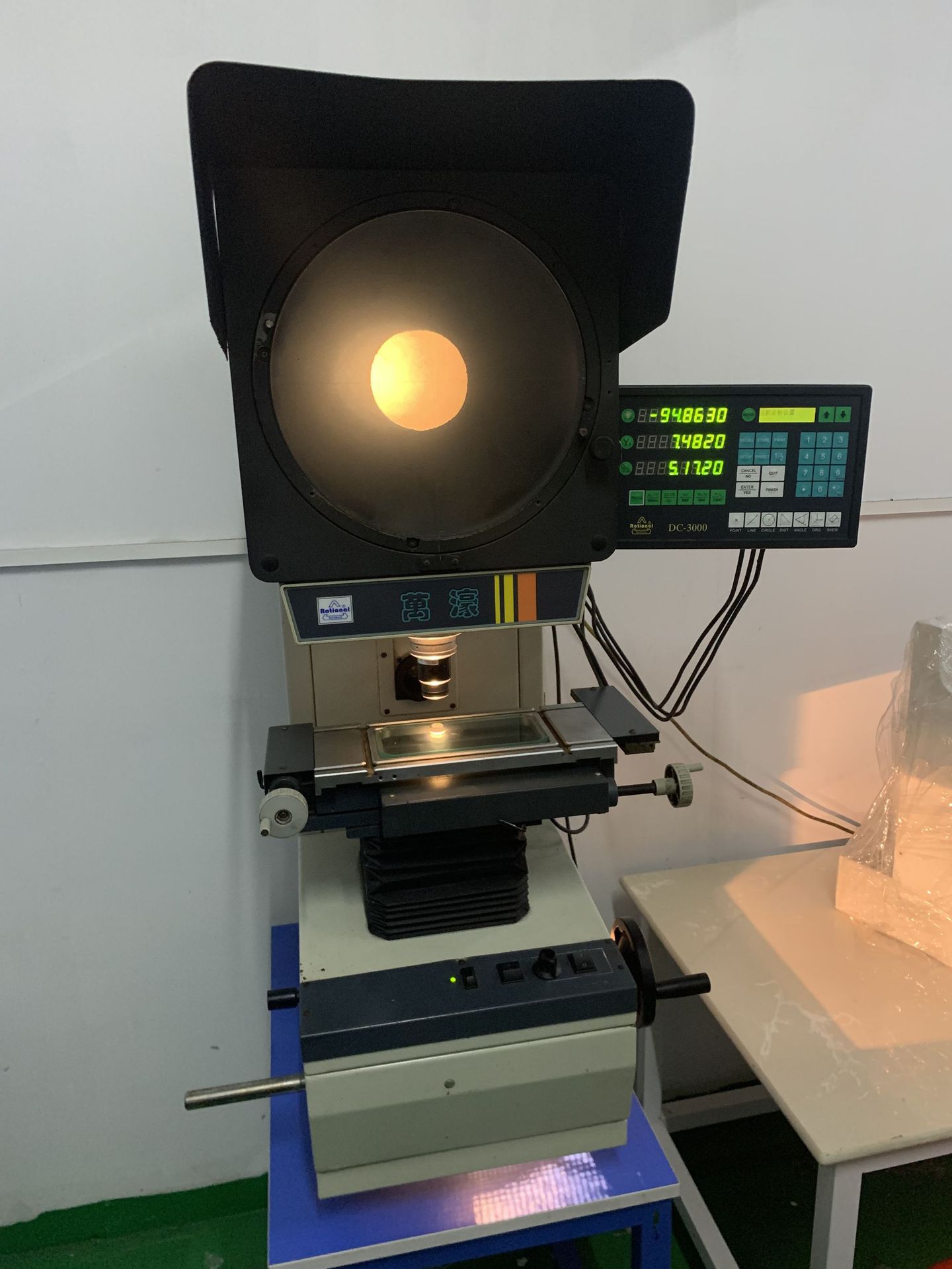 工业高清五金塑胶模具检测投影仪二手万濠品牌2d二次元影像测量仪