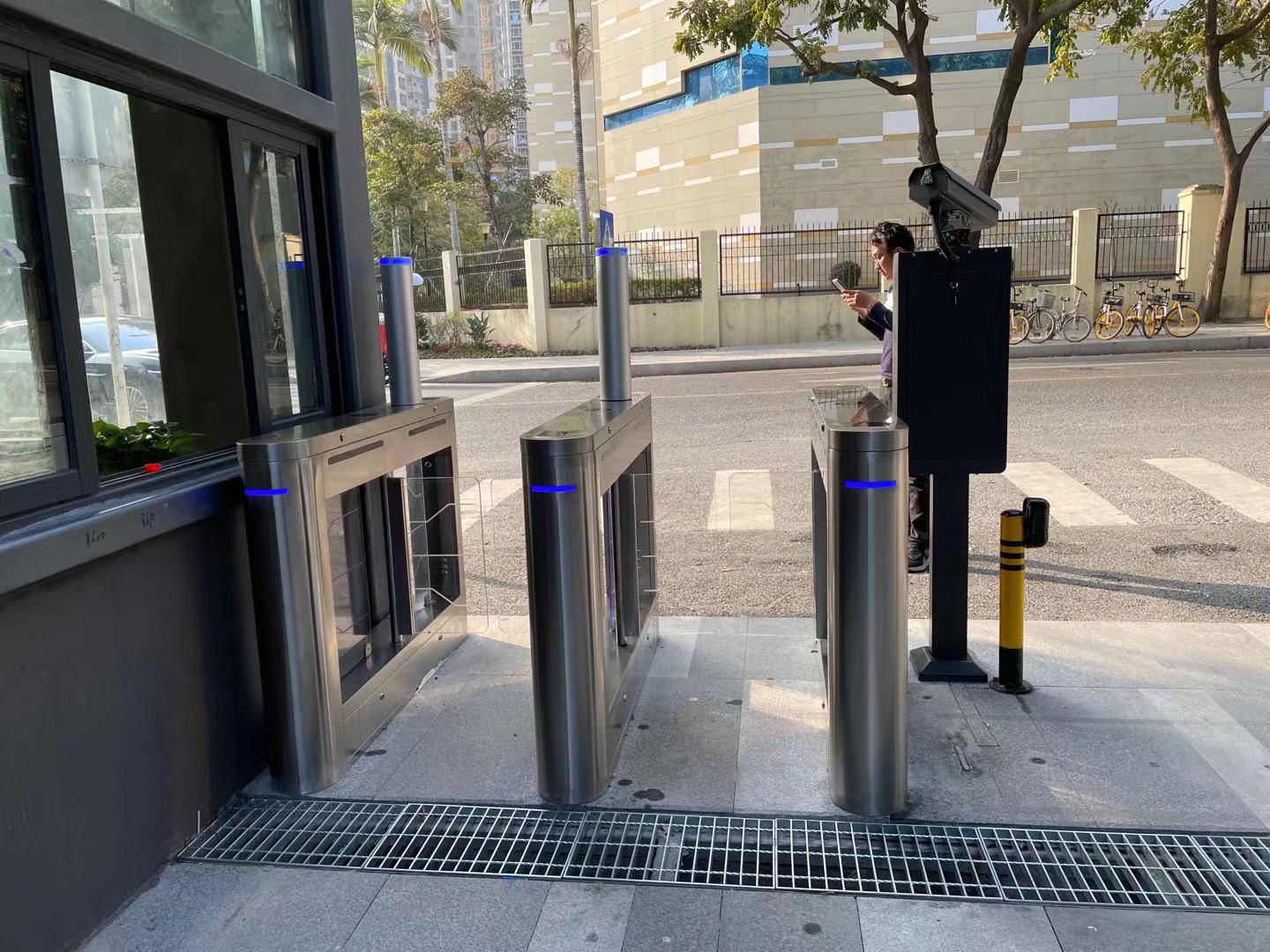 写字楼摆闸人行通道闸体育馆人脸识别门禁系统健身房学校防撞闸机