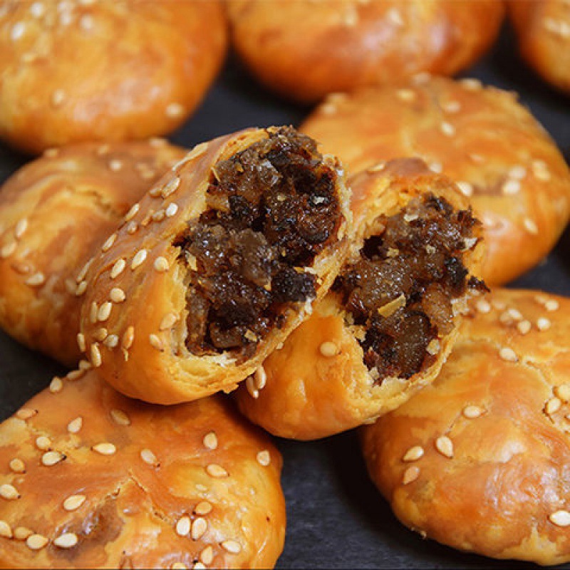 黄山烧饼梅干菜扣肉馅,锅盔炭火饼,特色小零食工厂批发网红现货