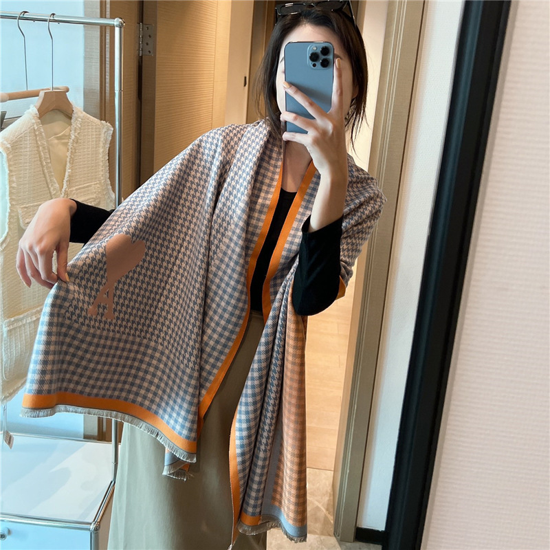 2022 New Houndstooth Scarf Cashmere Blended Textile Scarf Women's Autumn and Winter Versatile High-Grade Warm Tassel Shawl