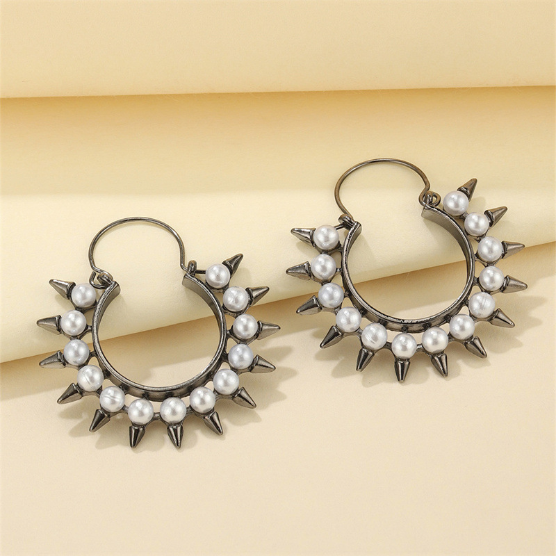 Amazon Hip Hop Punk & Rock Dark Handsome Rivet Earrings Summer Cold Stud Earrings Ornament Wholesale for Women