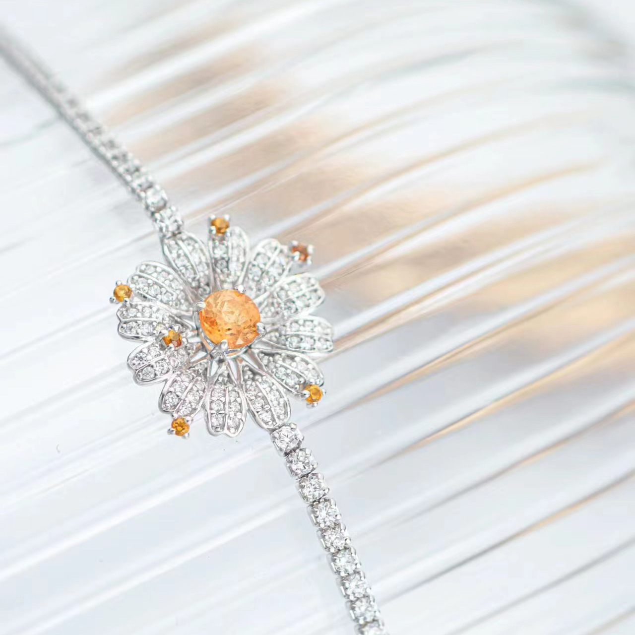 芬达石雏菊手链女复古高级花朵满钻气质轻奢小众设计太阳花锁骨链