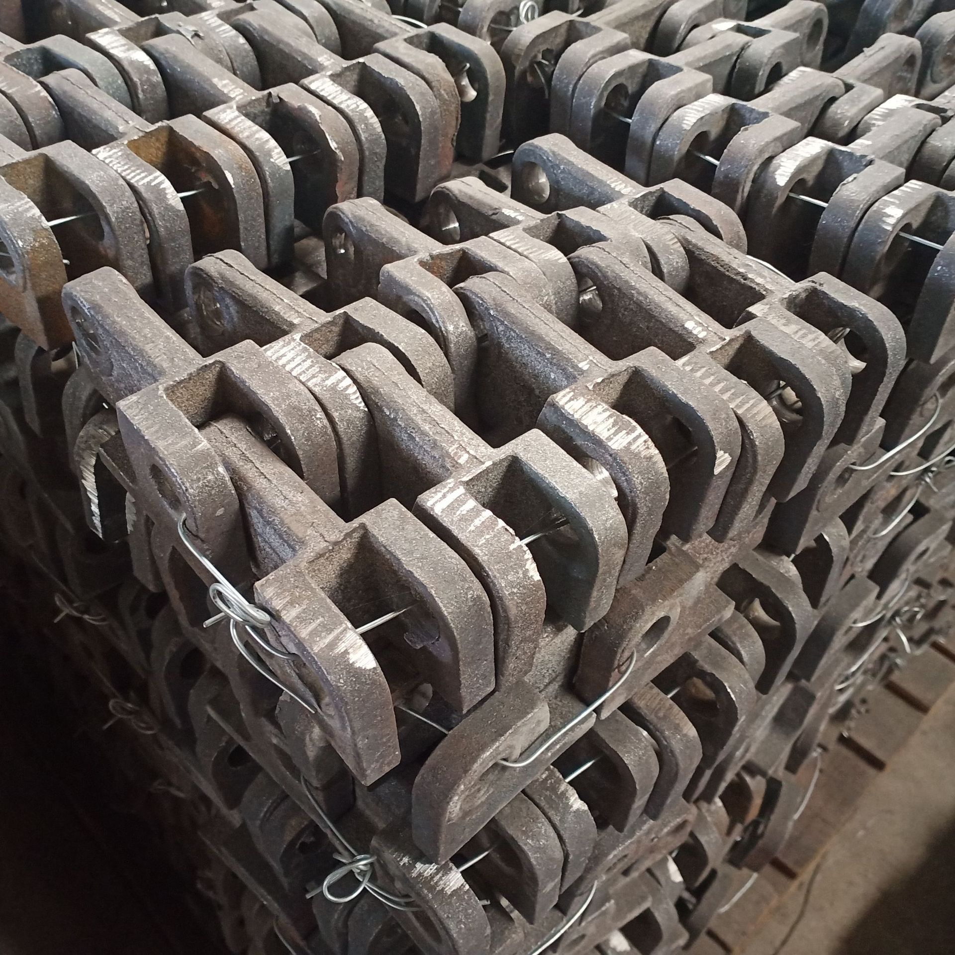 可定制锅炉配件炉排玛钢主动片铸钢主动片被动片付片鳞片往复炉排