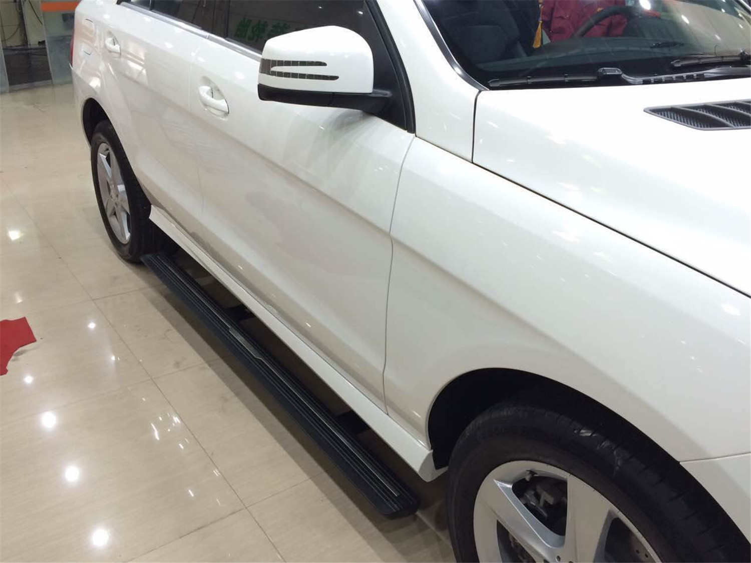 适用于奔驰ml400电动踏板自动伸缩外侧脚踏上车改装饰配件原厂