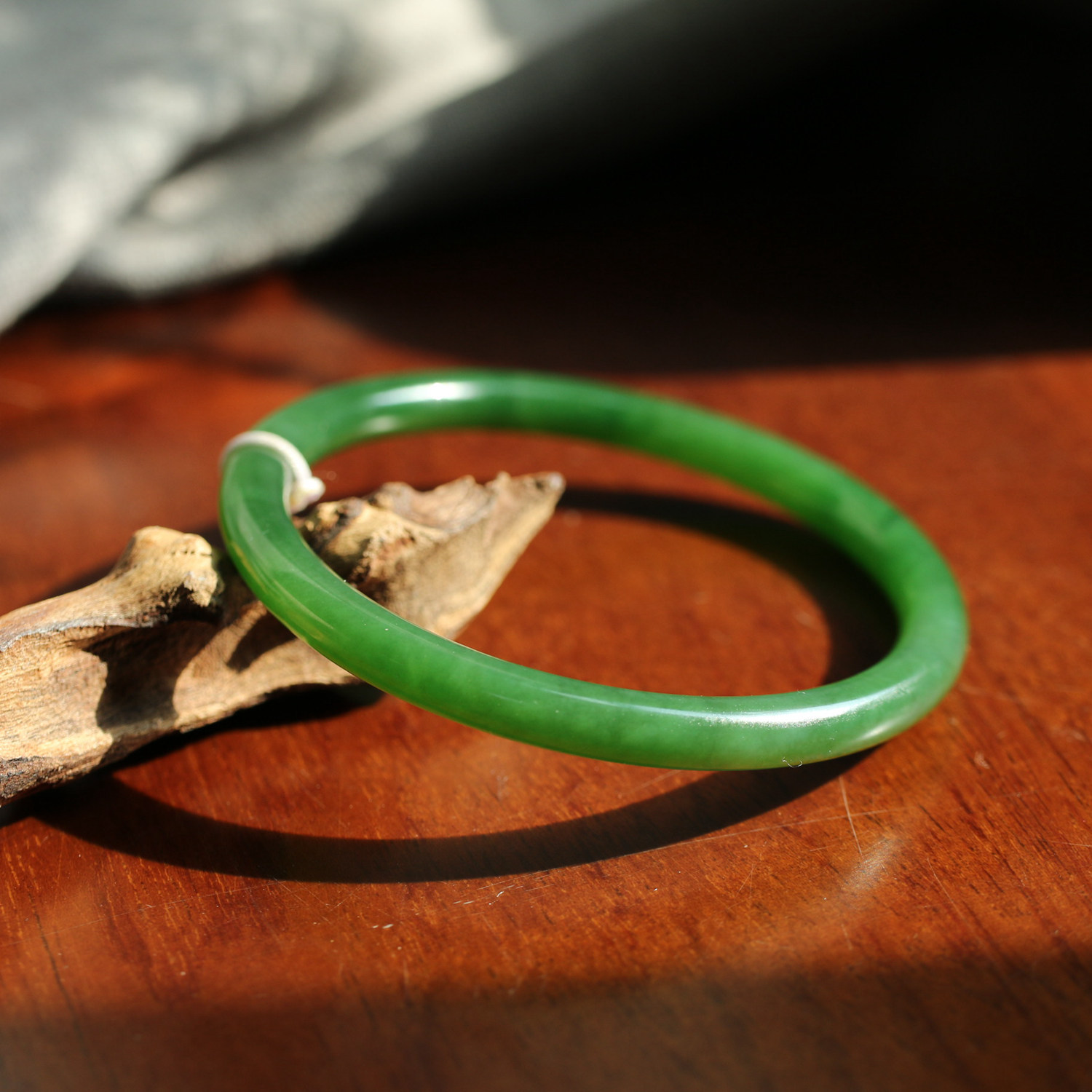 新疆和田玉碧玉菠菜绿老料山料细圆手镯情侣礼物圈口56带鉴定证书