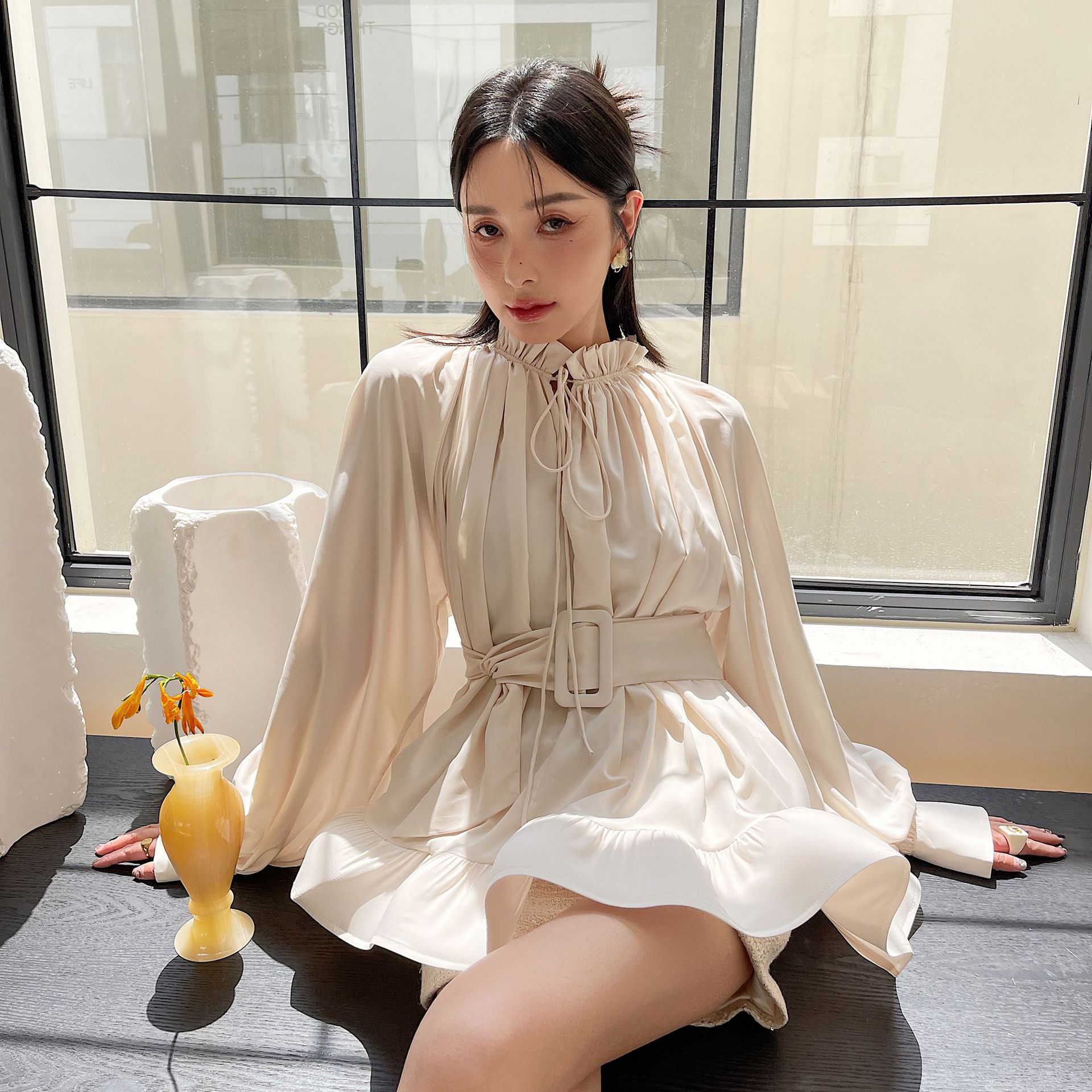 安斐欧娜春夏款气质大荷叶边复古纯欲风腰带款女套头衬衫-阿里巴巴