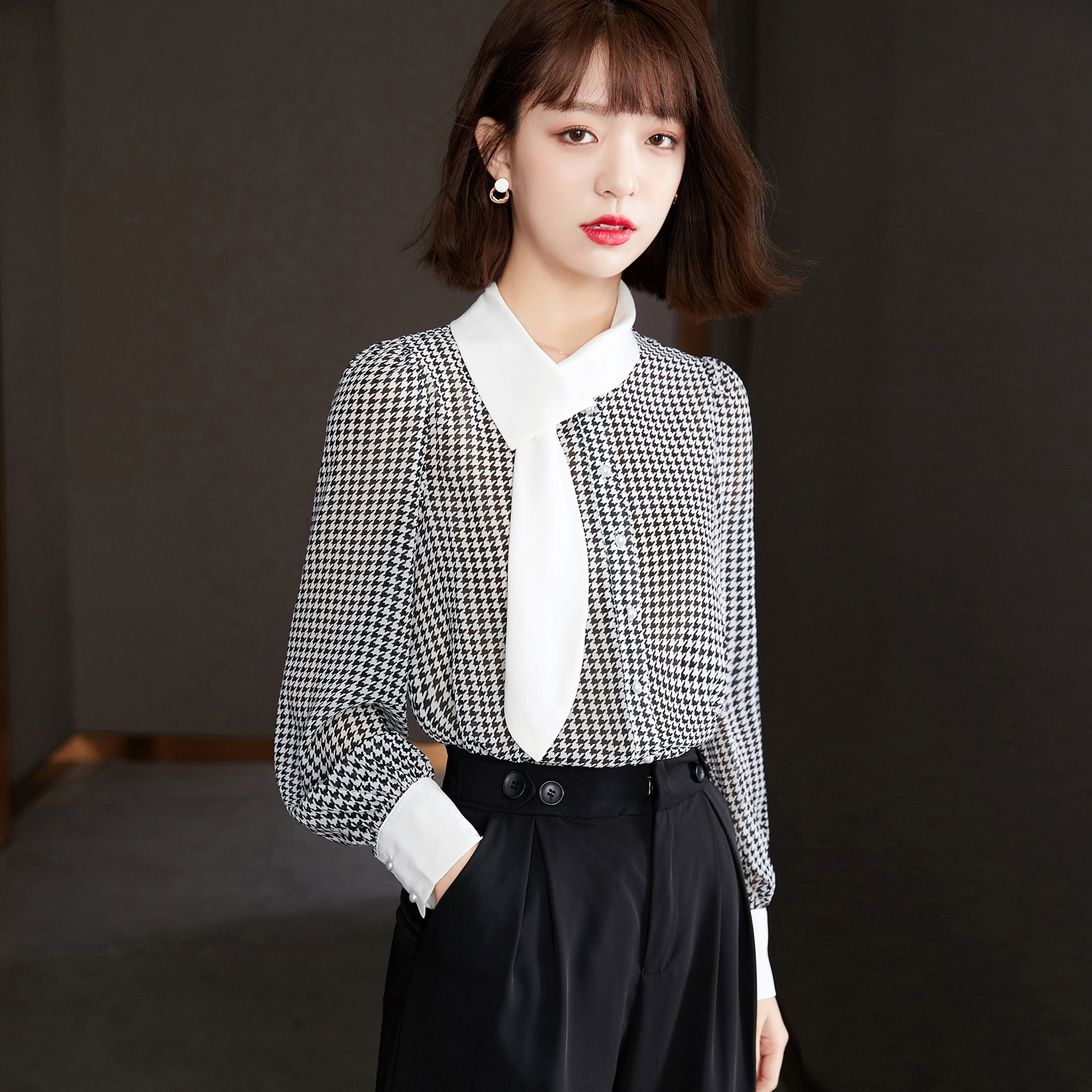 千鸟格子衬衫长袖女装春装2021年新款设计感小众时尚春款女士衬衣