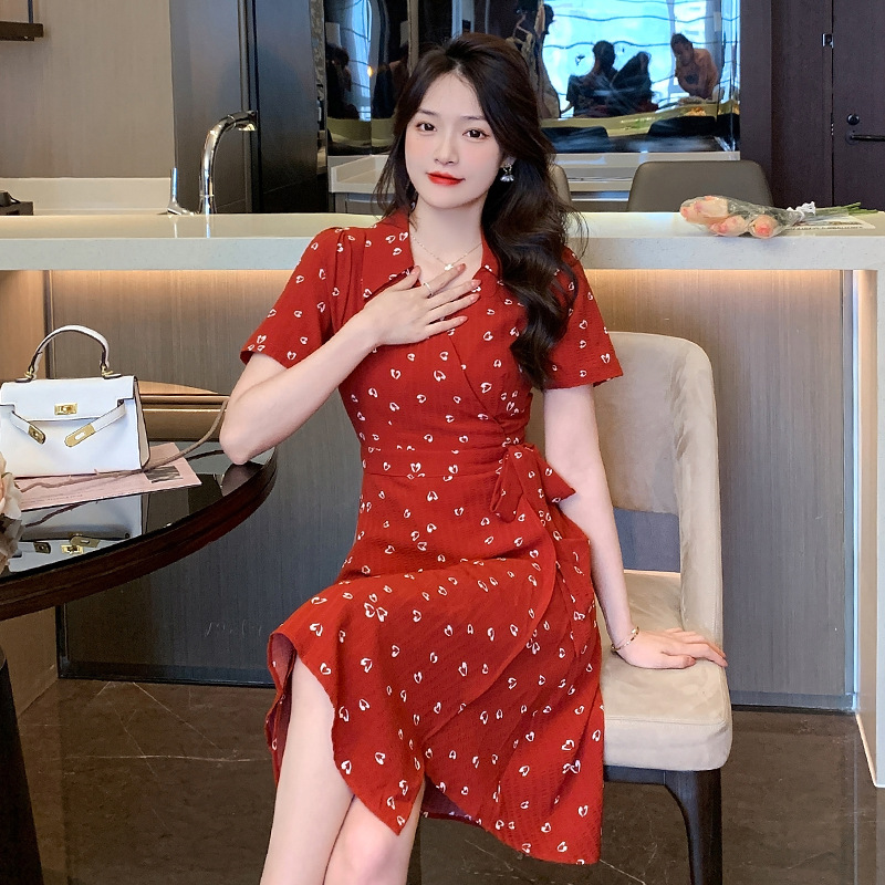 法式复古碎花雪纺红色连衣裙女夏季2023新款收腰显瘦小个子衬衫裙