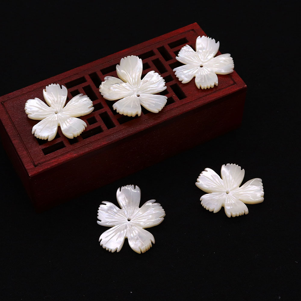 天然海水贝壳五瓣花散珠30mm花瓣形白蝶贝打磨中孔贝壳珠 diy饰品