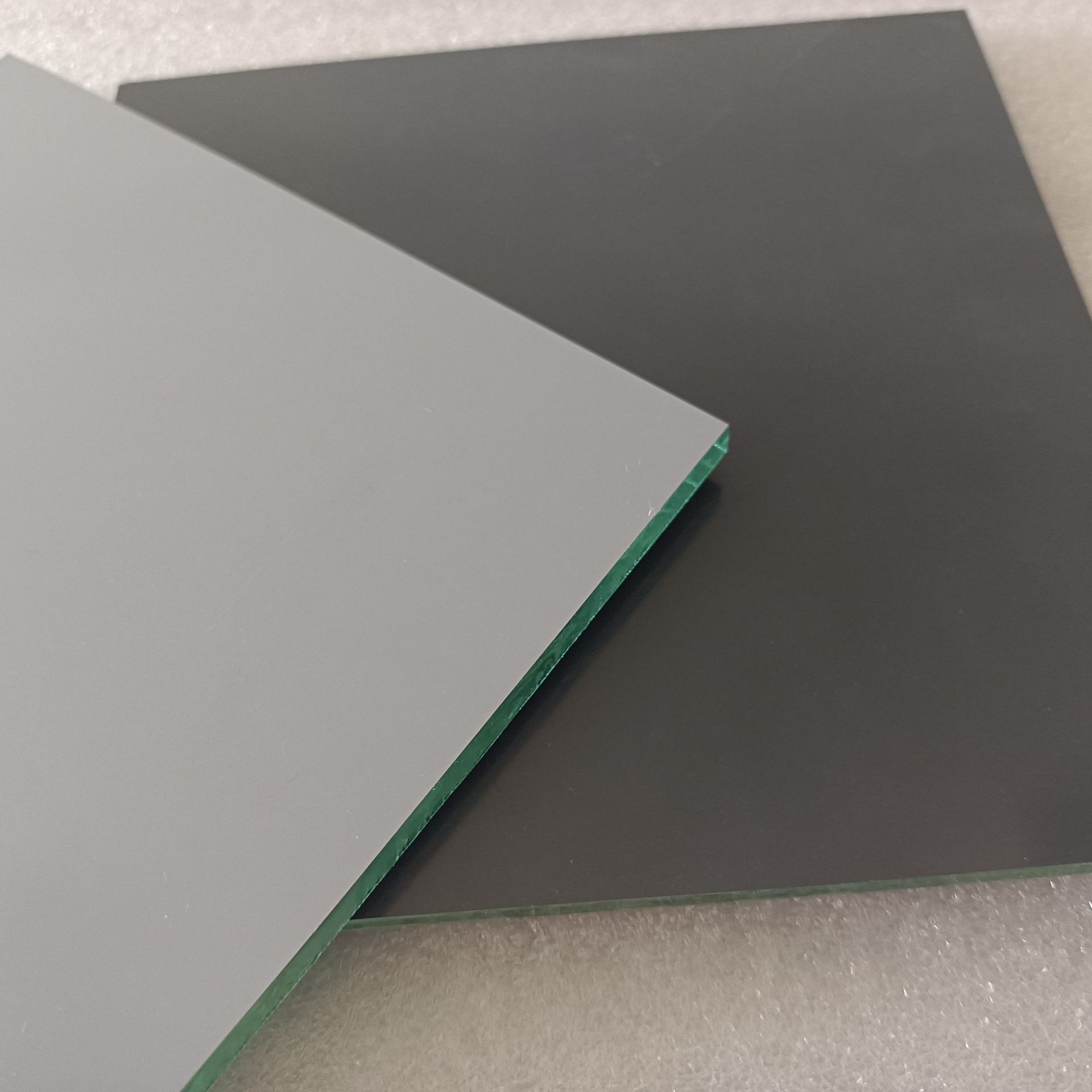 常年供应玻璃镜子原片玻璃银镜铝镜卫浴镜子定制加工浮法白玻原片