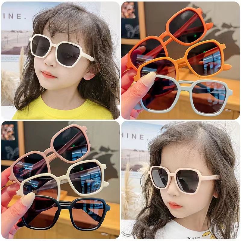 Box Kids Sunglasses Sun Shade UV Protection Boys and Girls Sunglasses Multi-Color Optional Children Travel Glasses