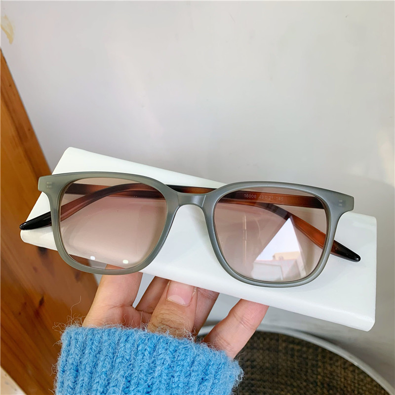 2023jerry Same Sunglasses Frosted Retro Textured Men's Sunglasses Personality Small Frame Glasses Women's Matching Degree