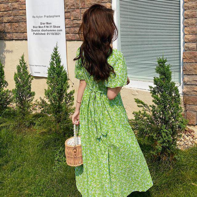 温柔风淑女绿色碎花连衣裙长款夏季年新款泡泡袖收腰棉麻裙子