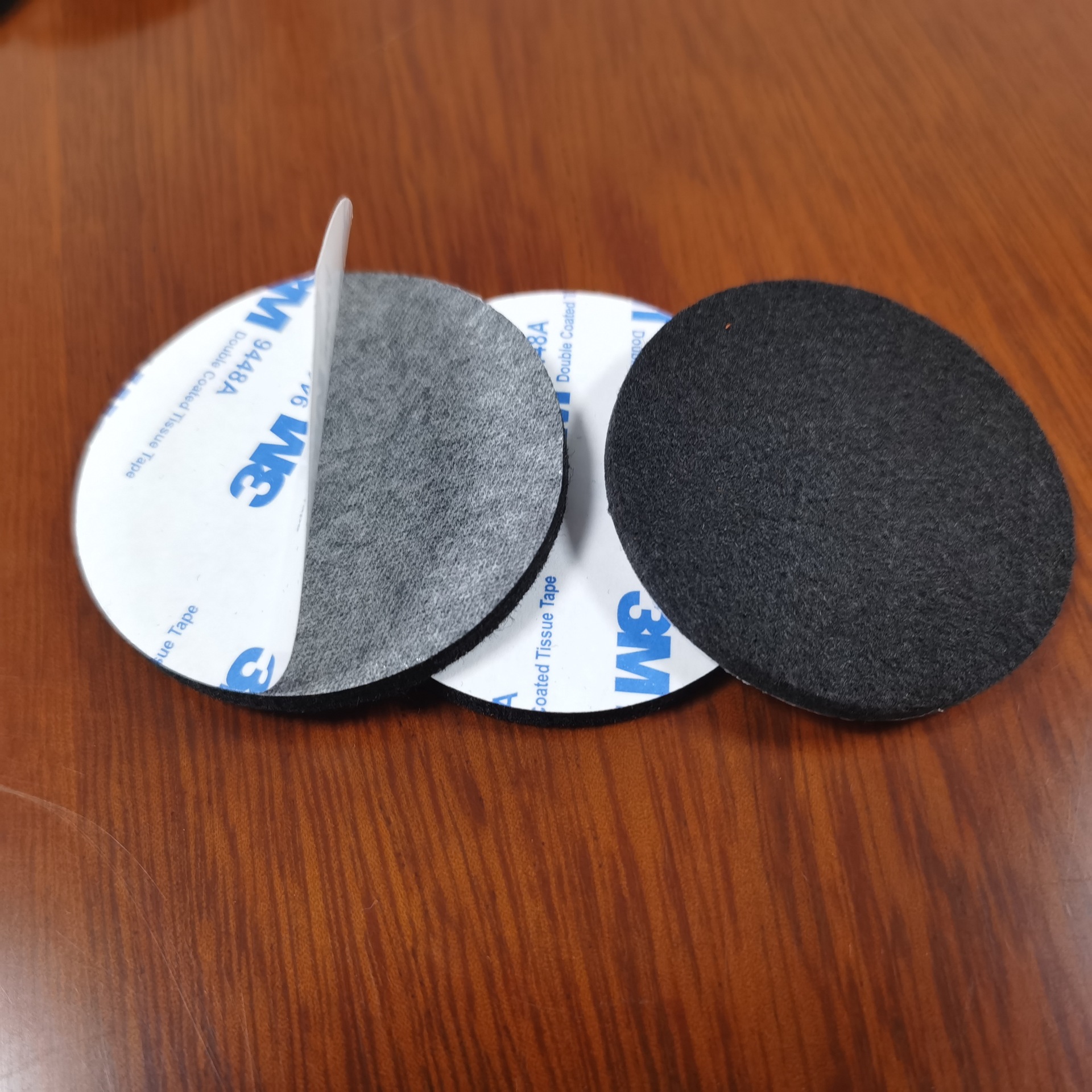 加厚毛毡垫防跑静音垫片 沙发床脚垫 背胶毛毡垫 自粘不织布垫