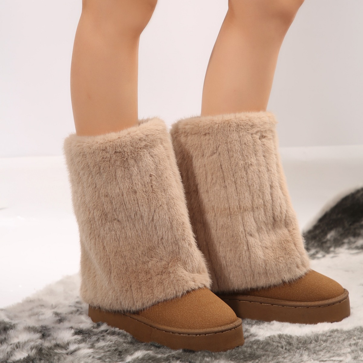 2024夏季新款葡萄妈东北厚毛一体雪地靴女短筒厚底中筒大码明靴女