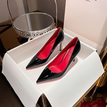 CL同款黑色红底高跟鞋2023浅口漆皮新款尖头性感10床上气质单鞋女