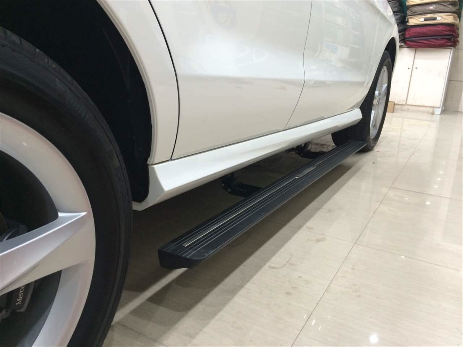 适用于奔驰ml400电动踏板自动伸缩外侧脚踏上车改装饰配件原厂