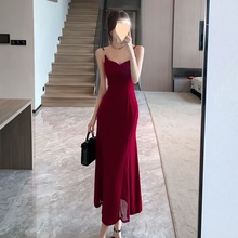 法式高级感红色吊带连衣裙女夏季御姐风气质性感包臀裙修身长裙子