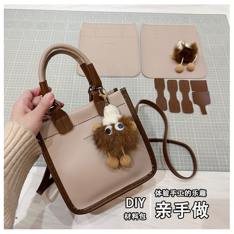 Bag Women's Large Capacity Fashionable Korean Style Fashionable Single All-Match Messenger Bag Popular Hot-Selling Product Small Square Bag Material Bag Handmade Bag