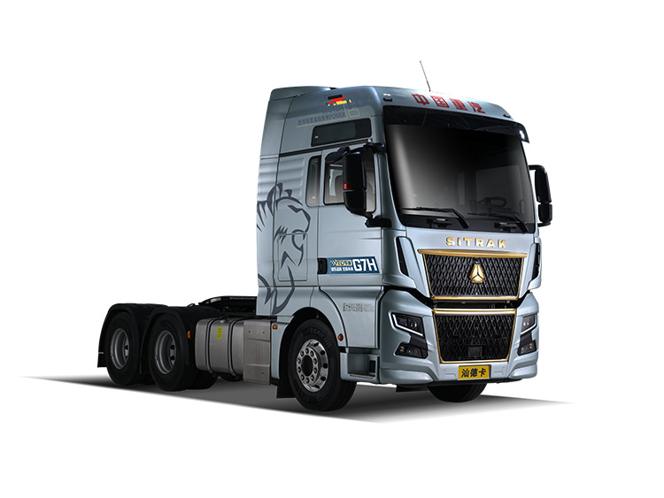 汕德卡g7h 6*4燃油牵引车