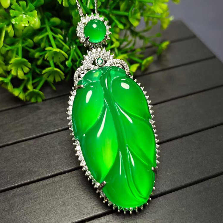 冰透绿玉髓树叶吊坠 女款玉髓树叶s925银镶树叶项链挂坠送链子