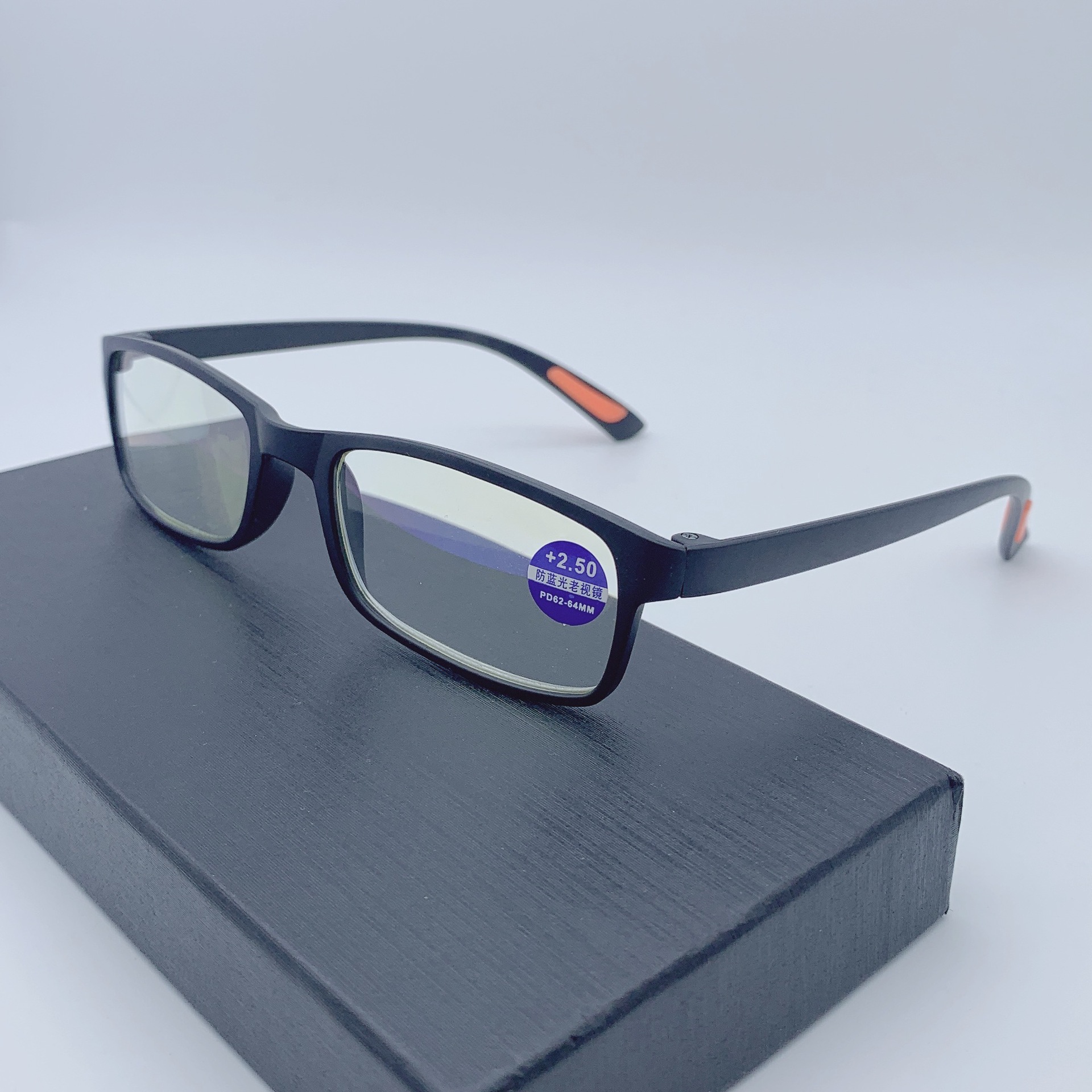 New Tr90 Little Red Dot Men and Women Presbyopic Glasses Ultra Light and Stylish Anti-Blue Light Presbyopic Glasses Stall Running Rivers and Lakes Glasses