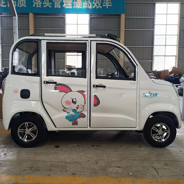 电动代步车接学生电动四轮车全封闭双排载人新能源电瓶车